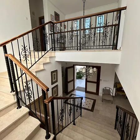 Villa Seaview 6 Bedroom Villa & Private Pool *